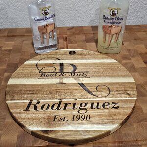 Cutting Board Custom Monogram Acacia Charcuterie Board - Personalized Gift